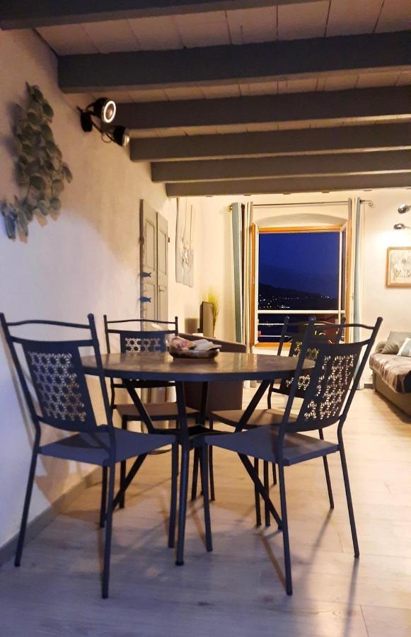 Menton, Centre Historique, Vue Mer Екстер'єр фото